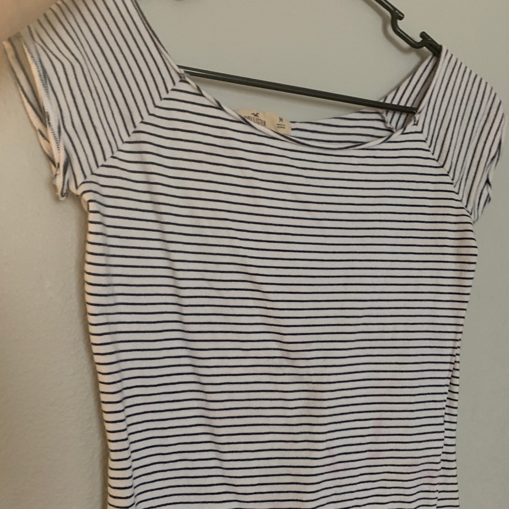 Off the shoulder tee